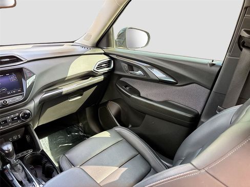 Used 2021 Chevrolet TrailBlazer LT w/ Premium Seating Package FWD image 23