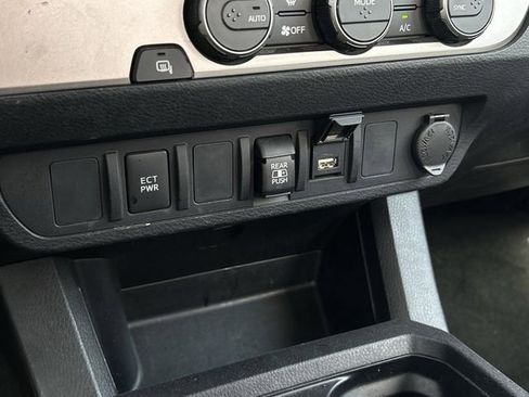 Used 2022 Toyota Tacoma SR5 image 23