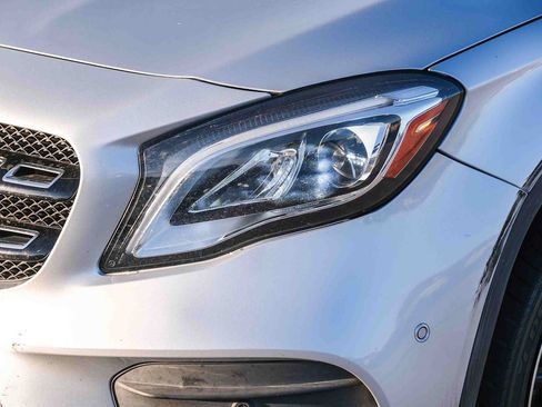 Used 2019 Mercedes-Benz GLA 250 4MATIC image 12
