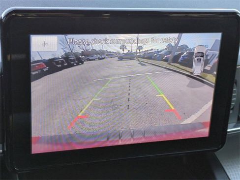 Certified 2020 Ford Explorer XLT w/ Equipment Group 202A image 20