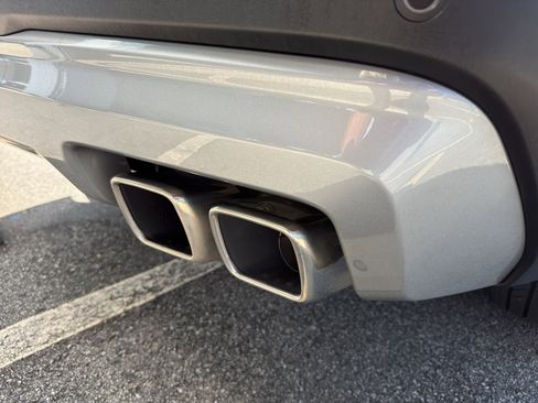 Used 2025 GMC Acadia Elevation image 8