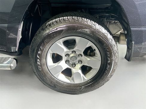 Used 2019 RAM 1500 Big Horn image 31