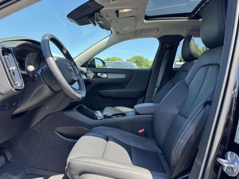 Certified 2026 Volvo XC40 B5 Plus w/ Protection Package Premier AWD/4WD image 16