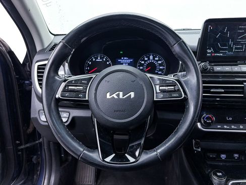 Certified 2022 Kia Seltos EX image 29