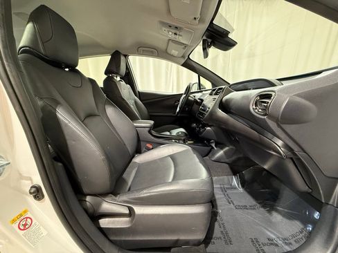 Used 2021 Toyota Prius FWD image 11