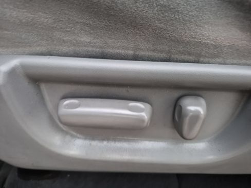 Used 2019 Toyota Sequoia SR5 AWD/4WD image 17