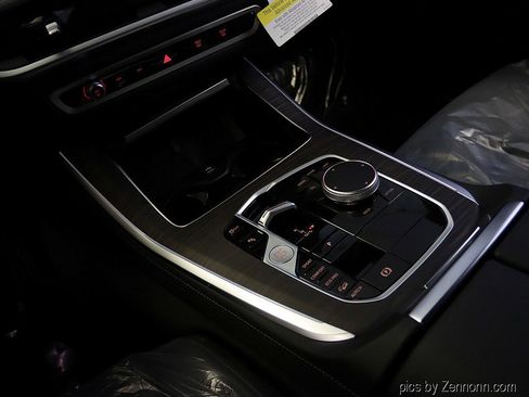 Used 2026 BMW X5 xDrive40i w/ Climate Comfort Package image 14