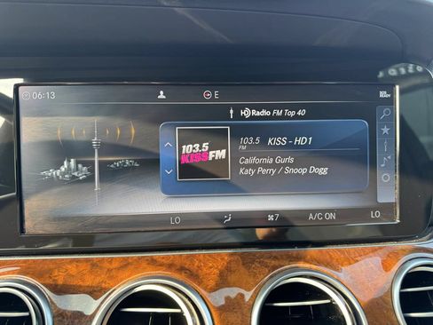 Used 2017 Mercedes-Benz E 300 4MATIC image 16