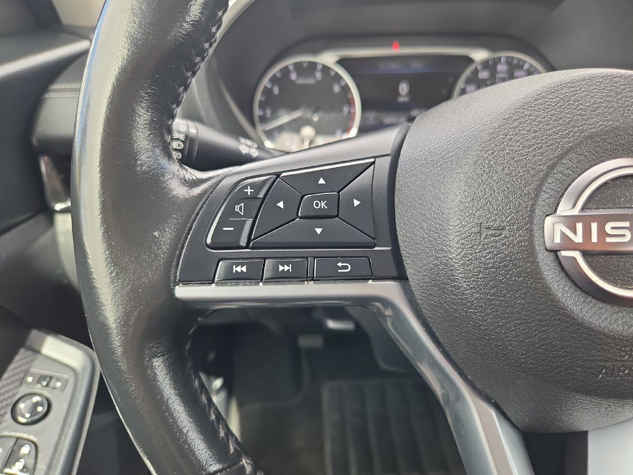 Used 2024 Nissan Sentra SV w/ All-Weather Package FWD image 16