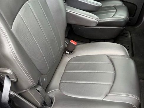 Used 2016 GMC Acadia Denali AWD/4WD image 14