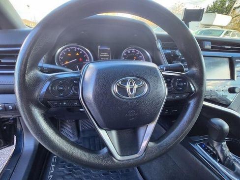 Used 2018 Toyota Camry LE image 12