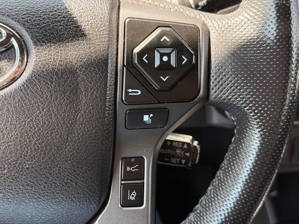 Used 2021 Toyota Tacoma TRD Off-Road w/ TRD Premium Off Road Package AWD/4WD image 29