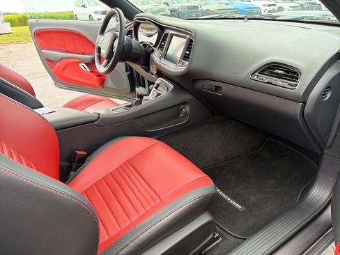Used 2015 Dodge Challenger R/T Plus RWD image 18