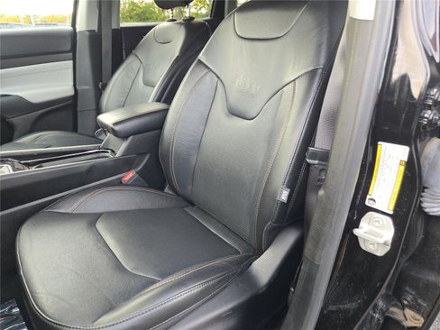 Used 2022 Jeep Compass Limited image 28