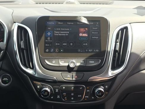 Used 2024 Chevrolet Equinox Premier FWD image 15
