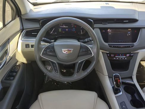 Used 2019 Cadillac XT5 Luxury image 16
