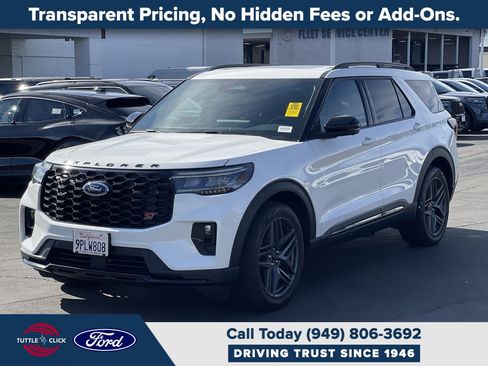 Used 2025 Ford Explorer ST AWD/4WD image 3