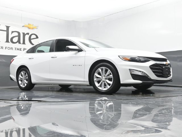 Used 2025 Chevrolet Malibu LT FWD image 2