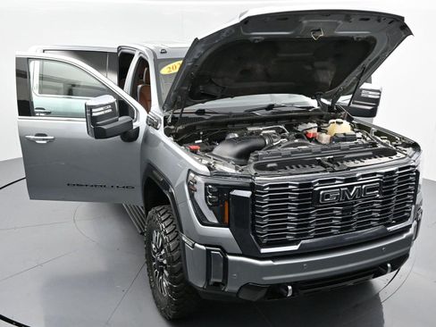 Used 2024 GMC Sierra 3500 Denali Ultimate AWD/4WD image 46