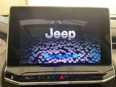 Used 2022 Jeep Compass Latitude w/ Sun and Sound Group image 14