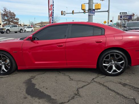Used 2013 Dodge Charger R/T image 4