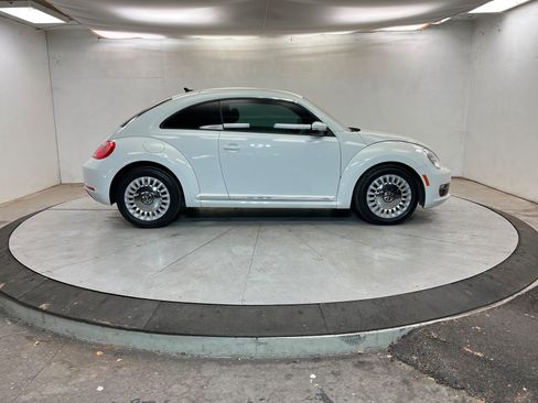 Used 2014 Volkswagen Beetle 1.8T image 6