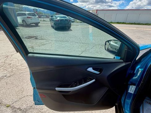 Used 2014 Ford Focus SE w/ Equipment Group 201A FWD image 29