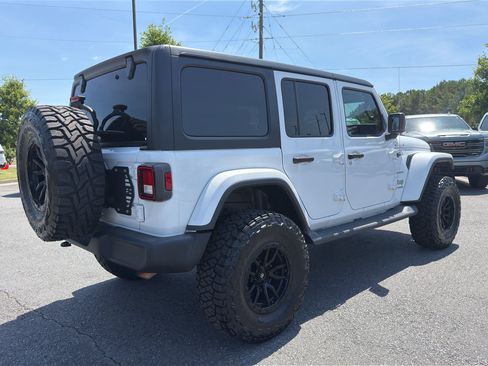 Used 2020 Jeep Wrangler Unlimited Sahara AWD/4WD image 6