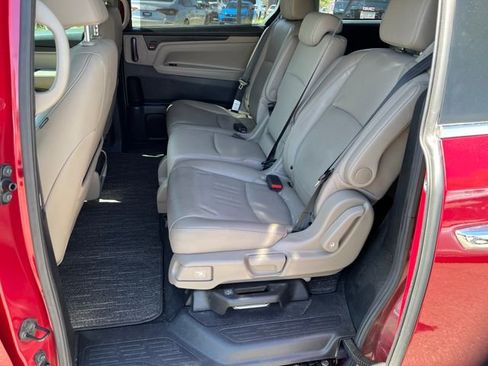 Used 2023 Honda Odyssey EX-L image 3