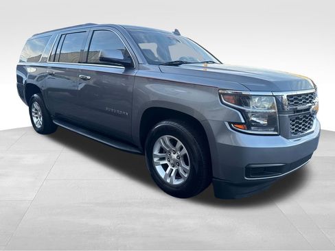 Used 2019 Chevrolet Suburban LT image 8