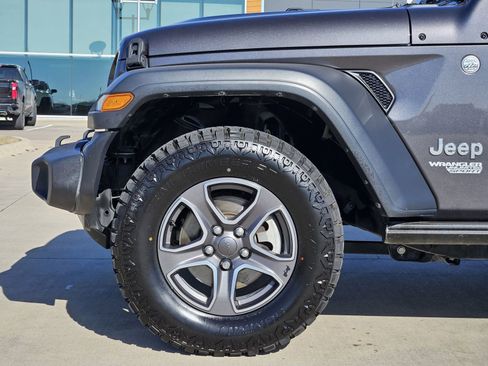 Used 2018 Jeep Wrangler Unlimited Sport S image 11