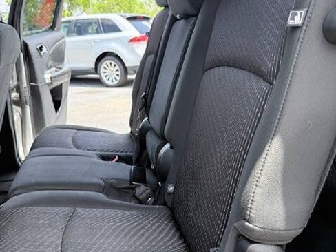 Used 2012 Dodge Journey SXT w/ Flexible Seating Group FWD image 11