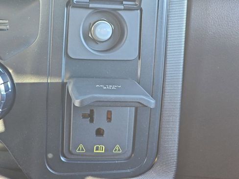 New 2025 Ford F150 Platinum w/ Equipment Group 702A High image 24