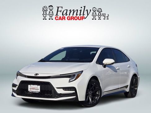 Used 2024 Toyota Corolla SE FWD image 1
