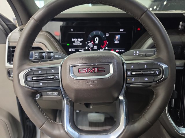 Used 2025 GMC Yukon XL Elevation w/ Elevation Premium Package AWD/4WD image 13