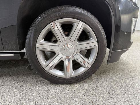 Used 2018 Cadillac Escalade ESV Premium Luxury AWD/4WD image 55