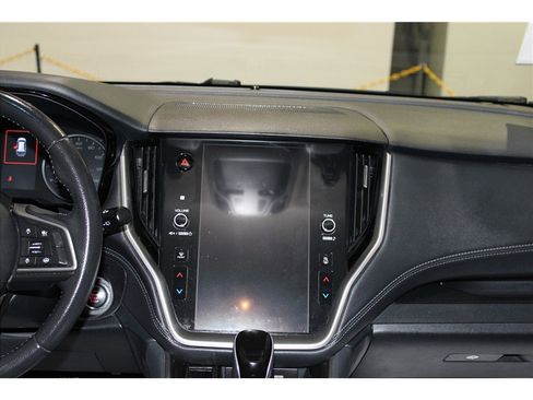 Used 2022 Subaru Outback Premium image 15