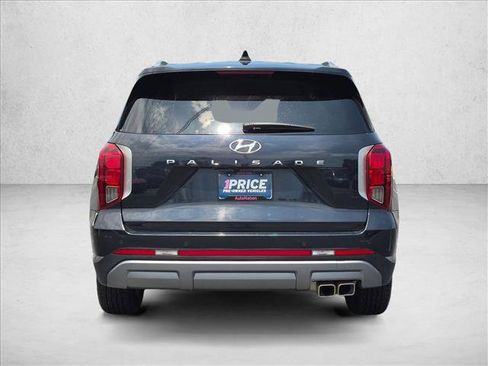 Used 2024 Hyundai Palisade SEL FWD image 7