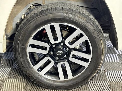 Used 2023 Toyota 4Runner Limited AWD/4WD image 15