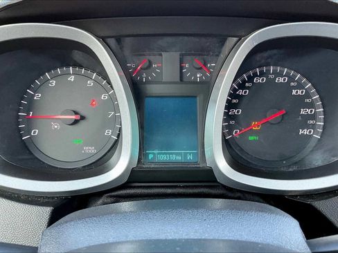 Used 2017 Chevrolet Equinox LT w/ Convenience Package image 25