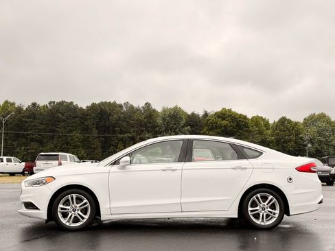 Used 2018 Ford Fusion SE w/ Equipment Group 602A FWD image 11