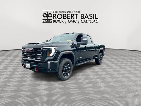 Used 2024 GMC Sierra 2500 AT4 w/ AT4 Premium Plus Package AWD/4WD image 4