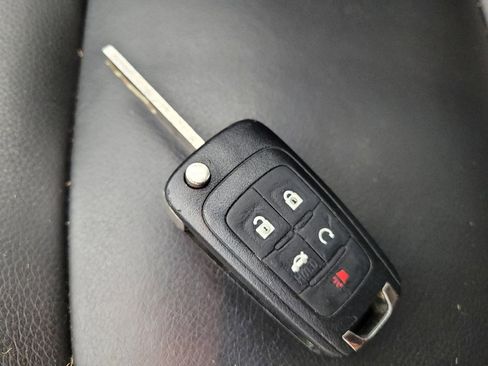 Used 2016 Chevrolet Cruze LT image 32