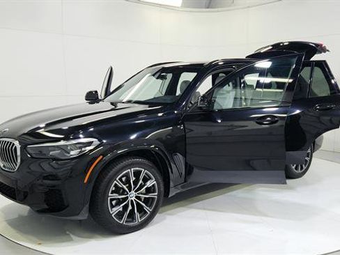 Used 2023 BMW X5 xDrive40i w/ M Sport Package image 30