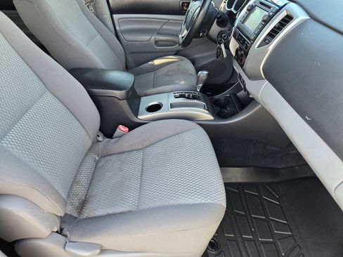 Used 2013 Toyota Tacoma 4x4 Double Cab w/ SR5 Pkg image 12