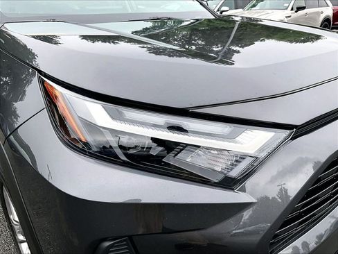 Used 2025 Toyota RAV4 XLE AWD/4WD image 33