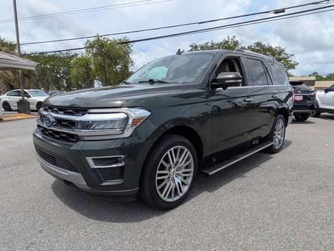 Used 2023 Ford Expedition Limited AWD/4WD image 9