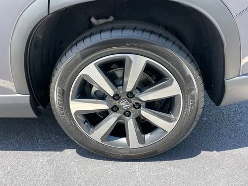 Certified 2024 Honda Pilot Touring image 45