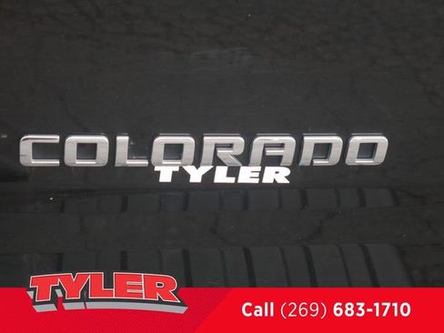 Used 2018 Chevrolet Colorado W/T w/ WT Convenience Package RWD image 13