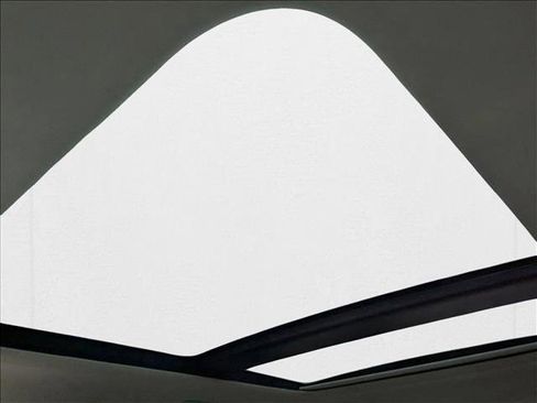 New 2025 Land Rover Range Rover SE image 15